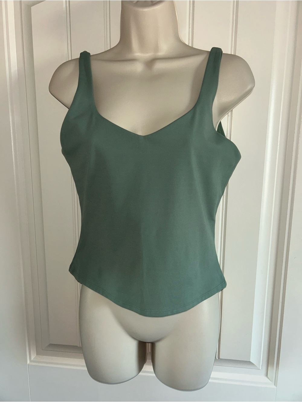 NEW Glyder Scoop V-Neck Tank Top Sports Bra in Sage Sz M
